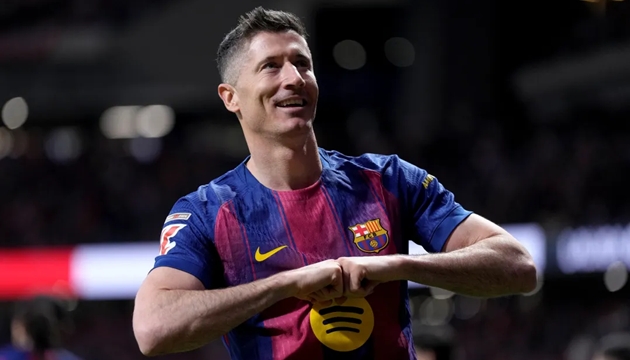 Ảnh bài viết Robert Lewandowski gánh vác hy vọng của Barcelona tại Champions League