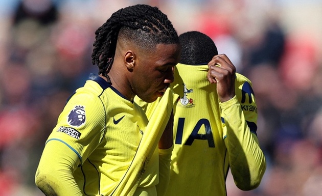 Spurs nhận áp lực từ chiến thắng của Leeds