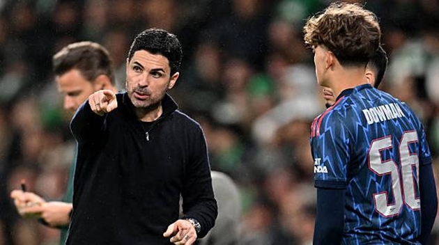 Ảnh bài viết Đã đến lúc Arteta dùng sự ngây thơ của Dowman cứu Arsenal