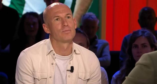 Ảnh bài viết Arjen Robben nổi đóa với trọng tài và phóng viên tại giải trẻ