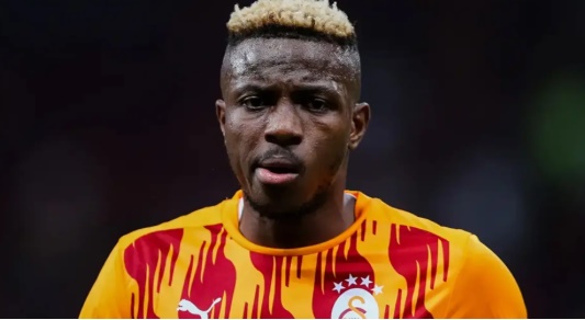 Osimhen đang là mục tiêu của Barcelona.