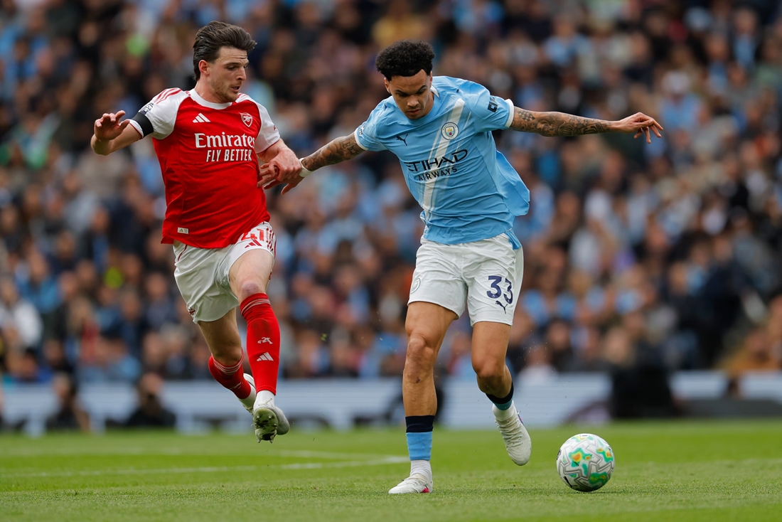Nico O'Reilly chơi ấn tượng trong trận thắng của Man City trước Arsenal.