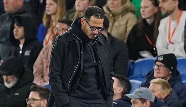 Ảnh bài viết Liam Rosenior từ chối bào chữa cho thất bại thảm hại của Chelsea