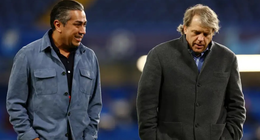 Ảnh bài viết Rosenior rời ghế không giúp Chelsea giải quyết mớ hỗn độn của giới chủ