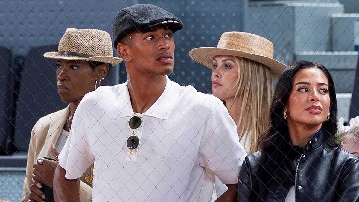 Ảnh bài viết Bellingham xả hơi bên bạn gái siêu mẫu ở Madrid