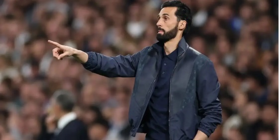 Truyền thông cho rằng Perez muốn sa thải Arbeloa.