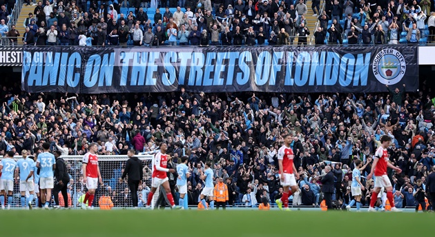 London đang rối loạn vì tình cảnh của Arsenal và Spurs