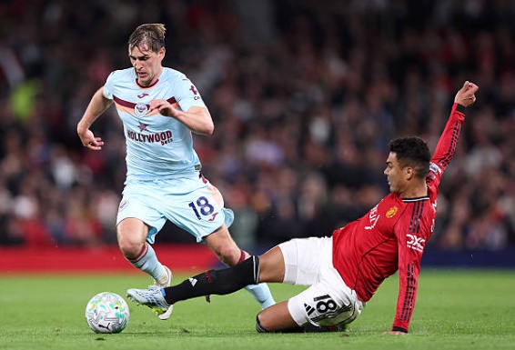 Ảnh bài viết Bản lĩnh Casemiro giúp Man United vượt khó trước Brentford