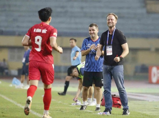 Quá khó để cản CAHN vào thời điểm này.