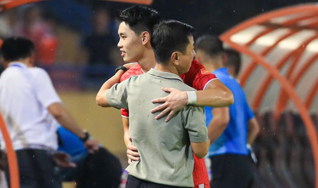 Ảnh bài viết Cái ôm của Nguyễn Đình Bắc, lúa chín đã biết cúi đầu