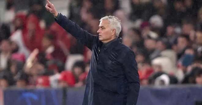 Ảnh bài viết Benfica tự tin giữ Mourinho trước sự chèo kéo của Real