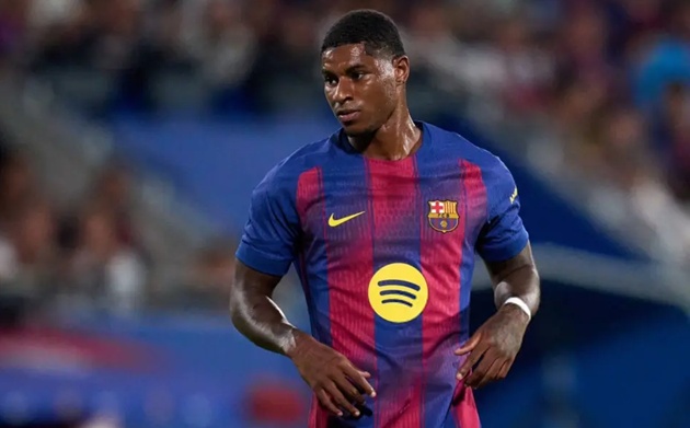 Ảnh bài viết Marcus Rashford và nốt trầm lặng giữa dàn sao tại Barcelona