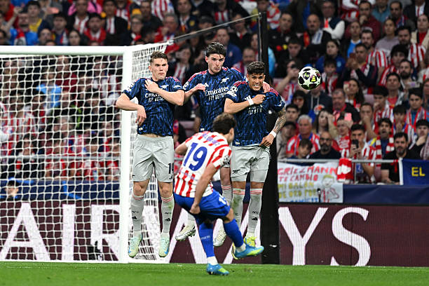 Gyokeres và Alvarez đã đối đầu trực diện trên đất Tây Ban Nha.