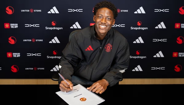 Kobbie Mainoo chính thức gia hạn với đội chủ sân Old Trafford.