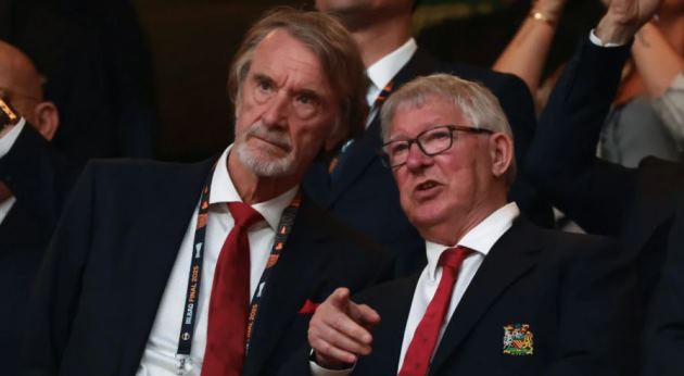 Sir Alex luôn dõi theo MU.