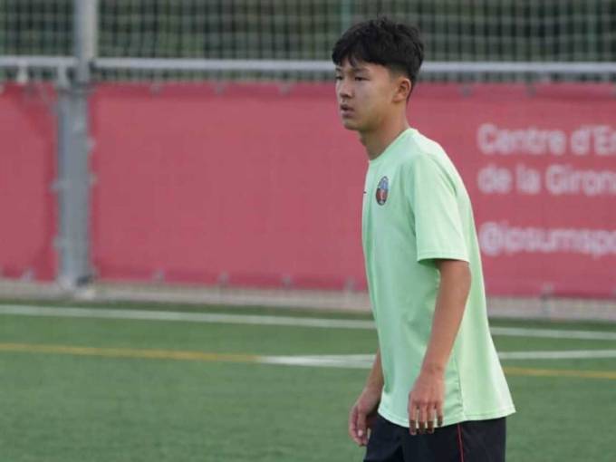 Ảnh bài viết 4 lần bị lừa tiền, sao nhí Kazakhstan vẫn cập bến lò La Masia