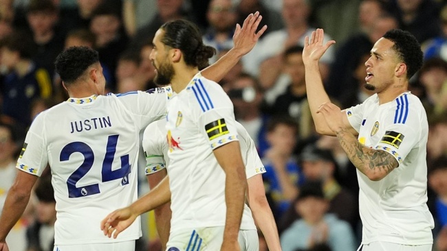 Ảnh bài viết Calvert-Lewin tỏa sáng, Leeds United tiến sát vé trụ hạng Ngoại hạng Anh