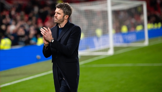 Ảnh bài viết Michael Carrick là sự kết hợp giữa Louis van Gaal và Sir Alex