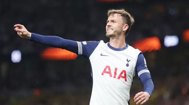 Ảnh bài viết Maddison sẵn sàng tái xuất cứu Tottenham khỏi nhóm cầm đèn đỏ