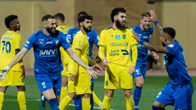 Benzema ghi bàn cho Al Hilal.