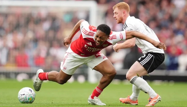 Ảnh bài viết Myles Lewis-Skelly tỏa sáng đẩy Mikel Arteta vào bài toán khó
