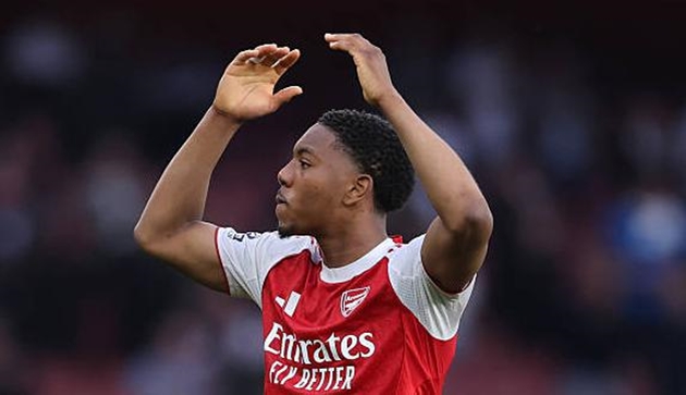 Ảnh bài viết Sao trẻ Arsenal xúc động khi được fan Emirates hô vang tên
