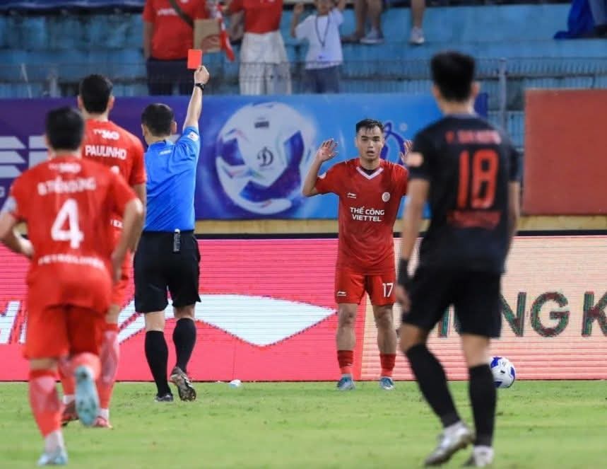 Ảnh bài viết Thẻ đỏ tai hại khiến Thể Công Viettel bị Ninh Bình cầm hòa