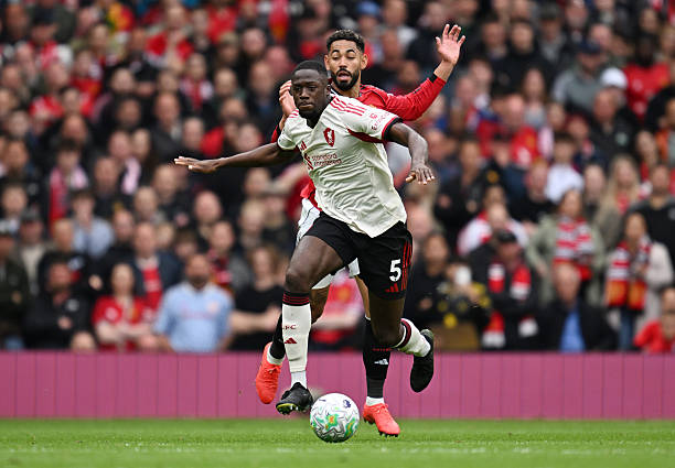 Ibrahima Konate – 6.3 điểm: Konate đã rất vất vả với Sesko, nhưng anh đã làm tốt trong việc hạn chế các cơ hội của cầu thủ to cao người Slovenia. Dù vậy, việc để thủng lưới 3 bàn khiến anh khó có thể nhận điểm số cao hơn.