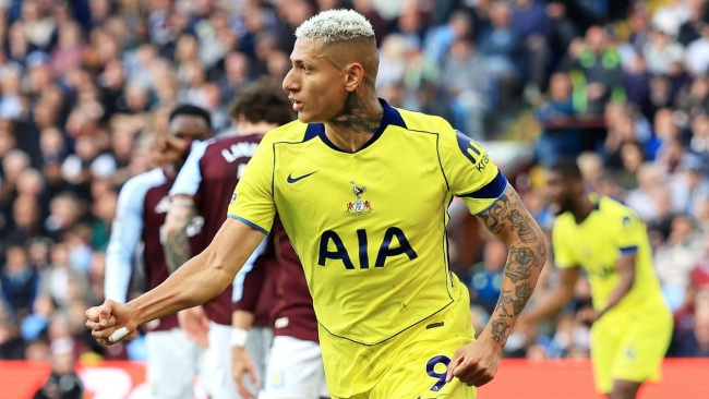 Ảnh bài viết Đánh bại Aston Villa, Tottenham Hotspur thoát nhóm cầm đèn đỏ