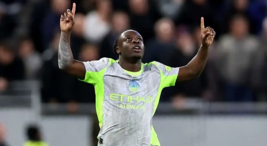 Doku thất vọng khi Man City phải chia điểm.