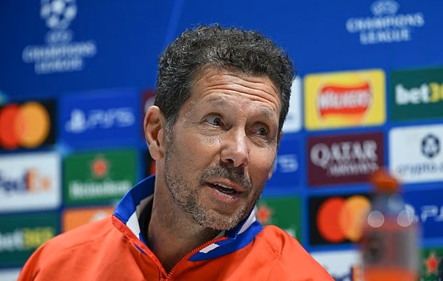 Ảnh bài viết Simeone nêu lý do Atletico đổi khách sạn trước trận gặp Arsenal