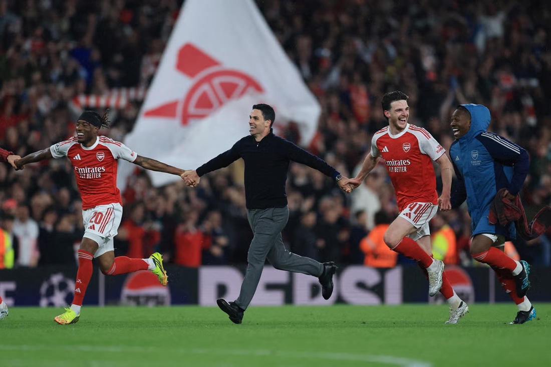 Ảnh bài viết Rooney chê Arsenal ăn mừng lố, Wright lập tức đáp trả