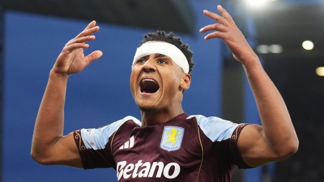 Ollie Watkins mở tỷ số trận đấu.