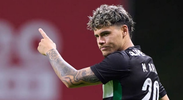 Maxi Araujo nằm trong tầm ngắm của Chelsea và MU.