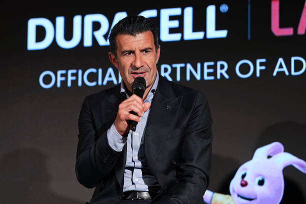 Ảnh bài viết Luis Figo lên tiếng về bê bối phòng thay đồ Real Madrid