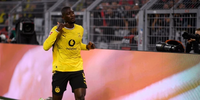 Ảnh bài viết Thủng lưới phút thứ 2, Dortmund vẫn ngược dòng hạ Frankfurt