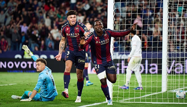 Ảnh bài viết Bi kịch thẻ đỏ giúp Levante thắng ngược Osasuna kịch tính