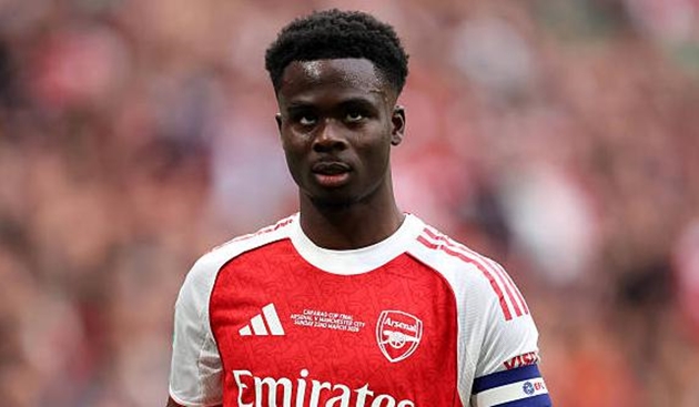 Ảnh bài viết Saka được Micah Richards ca ngợi nhờ bản lĩnh ở trận cầu đinh