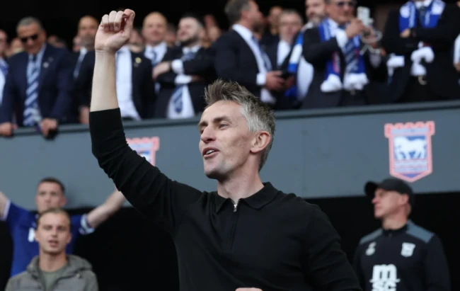 Ảnh bài viết HLV Kieran McKenna rục rịch ra đi, Fulham và Palace tranh giành