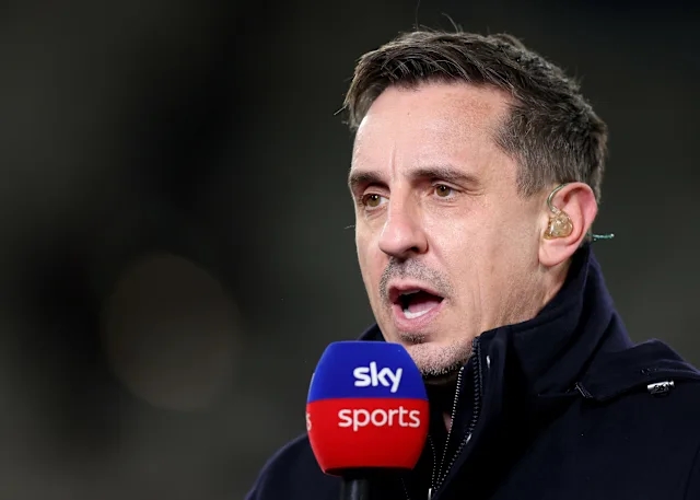 Neville cho rằng Arsenal có khả năng đánh bại PSG.
