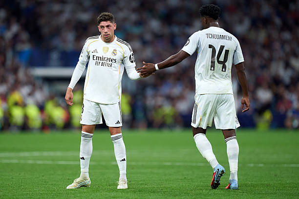 Tchouameni và Valverde đều cam kết tương lai với Real Madrid.