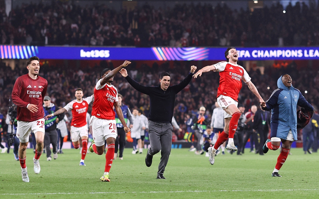Arsenal đứng trước cơ hội vô địch cả Ngoại hạng Anh và Champions League mùa này.