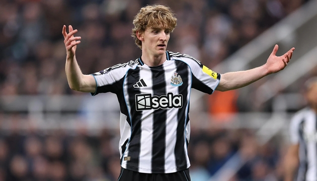 Ảnh bài viết Fabrizio Romano khép lại thương vụ Barcelona - Anthony Gordon
