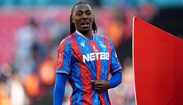 Eberechi Eze từng gây ấn tượng trong màu áo Crystal Palace.