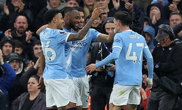 Manchester City thắng dễ Crystal Palace trên sân nhà.