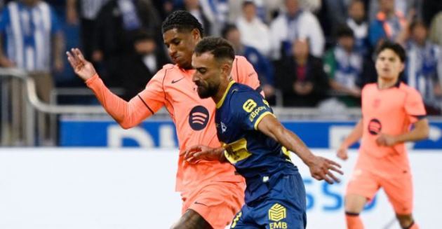 Tân vương Barca gặp khó trước Alaves.