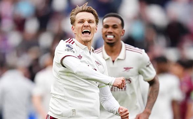 Arsenal cần đánh bại Burnley để tự quyết định vận mệnh của mình.