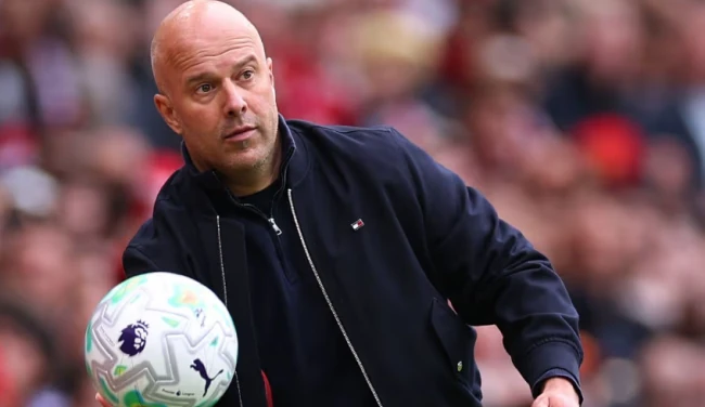 Ảnh bài viết Arne Slot tự tin vá lỗ hổng phòng ngự của Liverpool