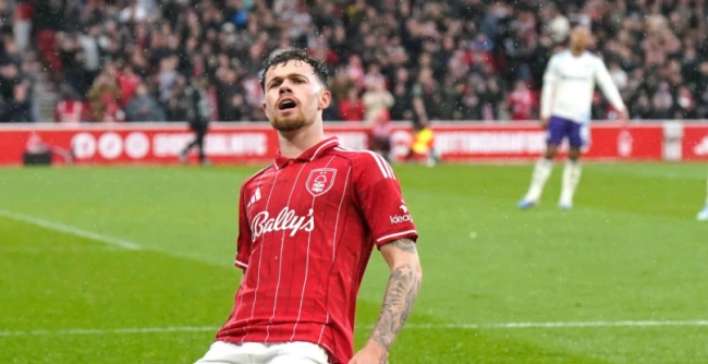 Ảnh bài viết Tin đồn chuyển nhượng tối 15/5: MU theo sát Neco Williams; PSG muốn nổ bom tấn Alvarez