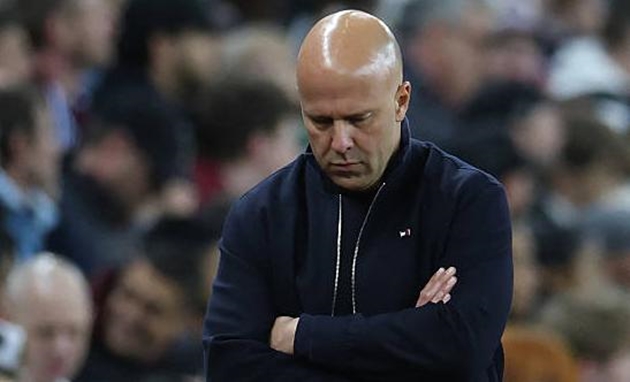 Arne Slot thừa nhận Liverpool đã sụp đổ sau bàn thua thứ 2.
